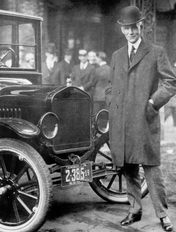 Henry Ford ve Model T fotoğrafı