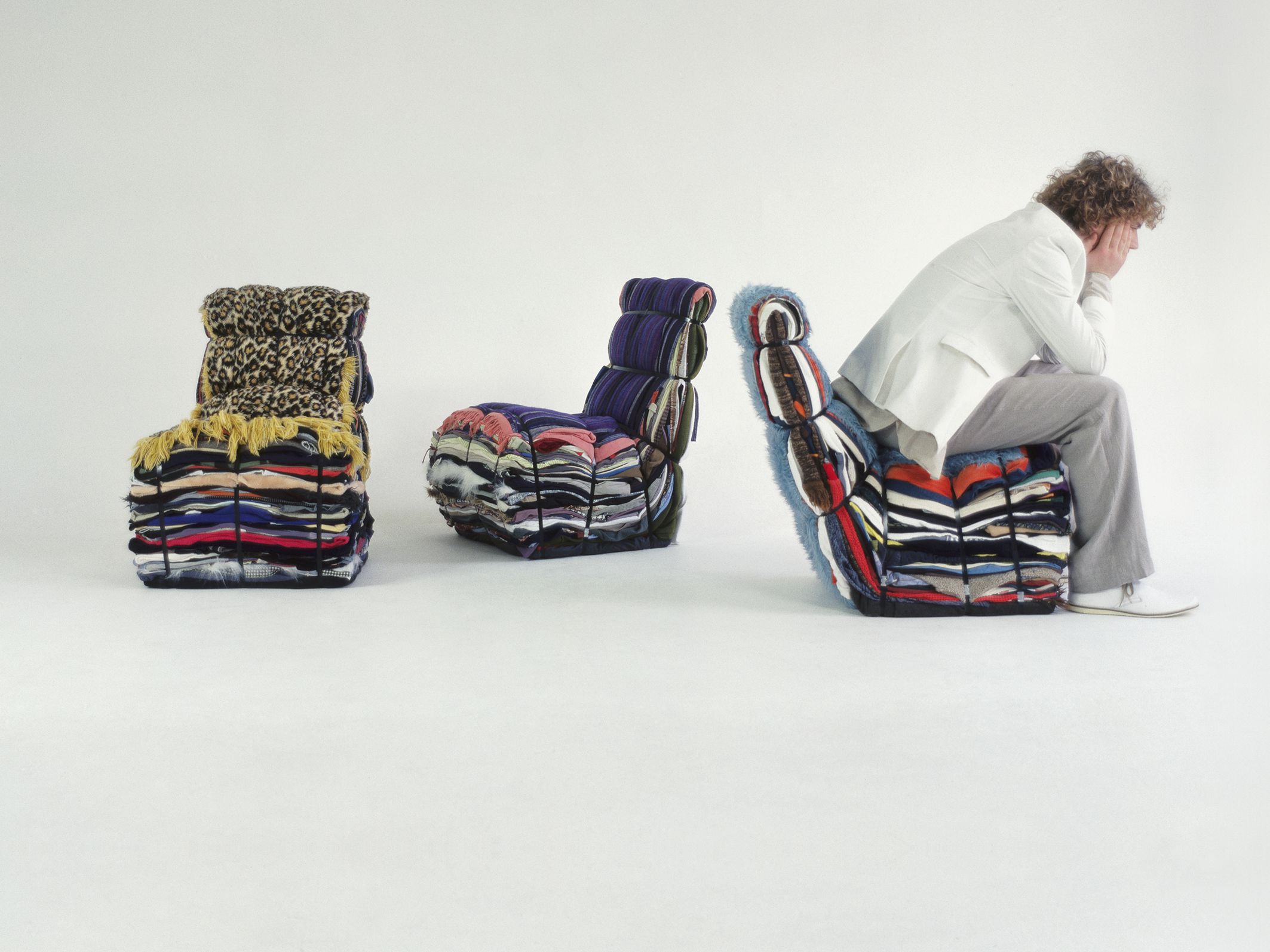 Bir sandalye yalnızca oturulacak bir mobilya değildir; aynı zamanda birinin kendini ifade edebileceği bir araçtır. (Intro to dutch design)